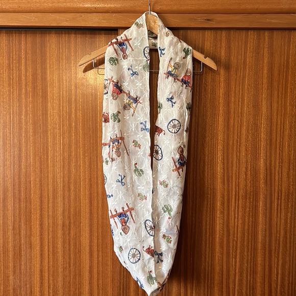 Three new infinity scarves. - Picture 7 of 8